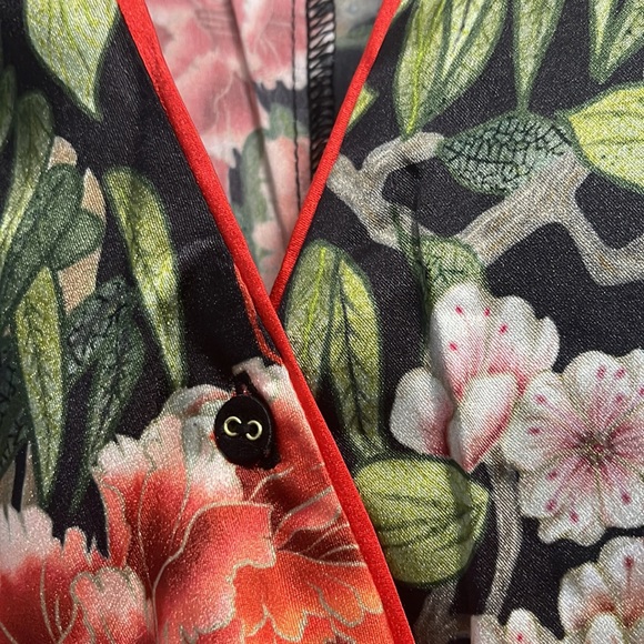 We are HAH Dress Womens Small wrap around Perfectly Tailored MIDI Dress Floral - Picture 10 of 12